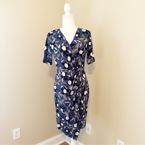 Banana Republic Factory Faux Wrap Knot Floral Dress NWT - Small - Picture 10 of 10